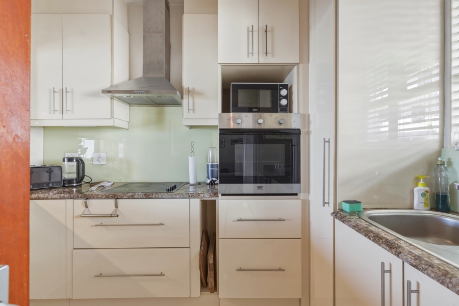 3 Bedroom Property for Sale in Sea Point Western Cape